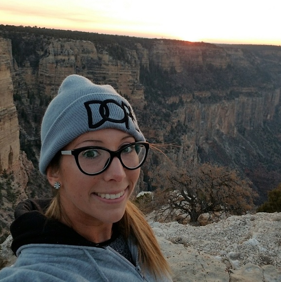 Meet your Posher, PINKY ๐ - Picture 3 of 8